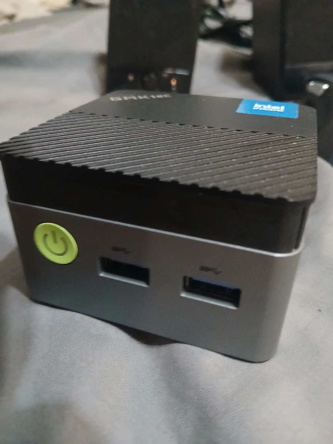 ASRock Mini PC BMK10 - photo 3