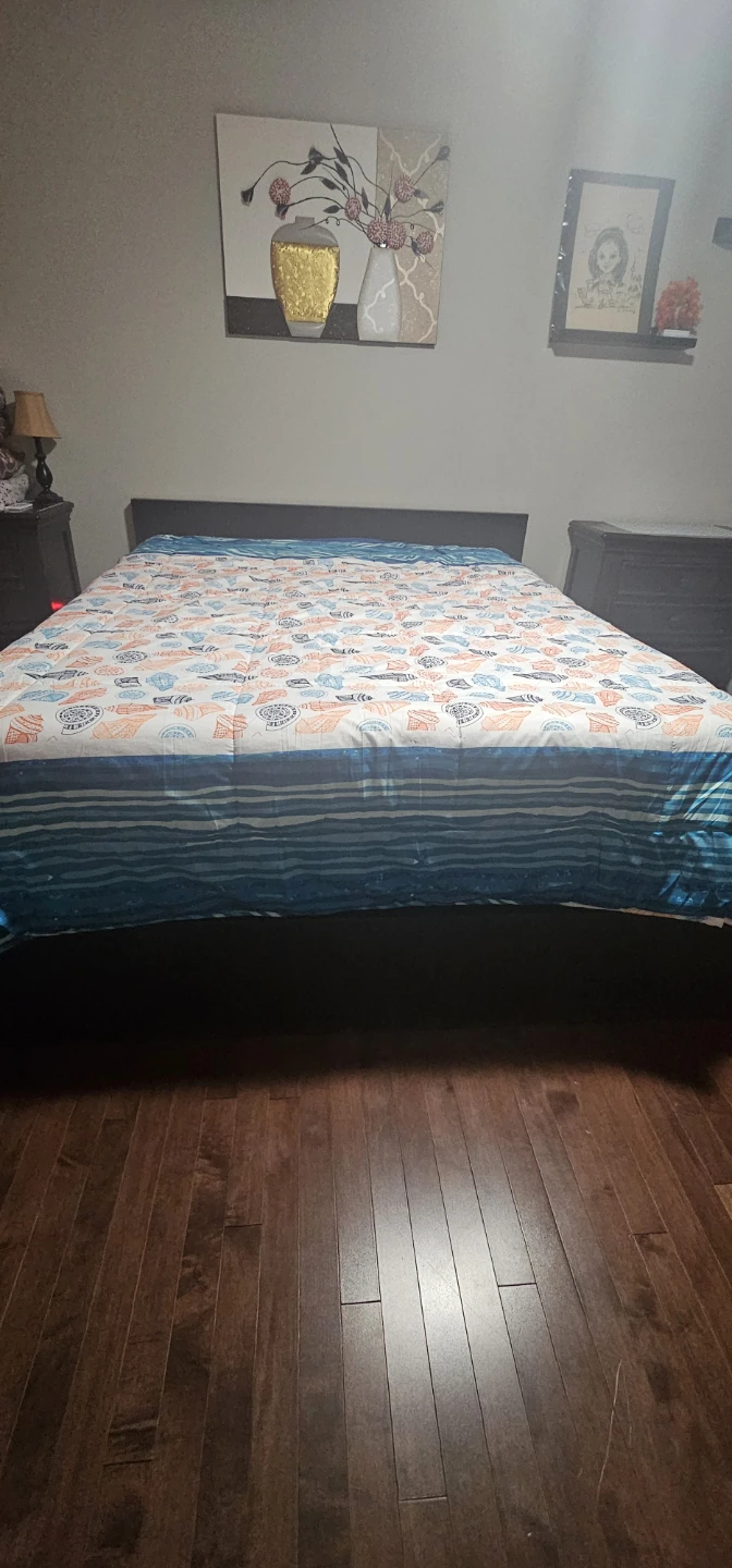 Queen  size bed