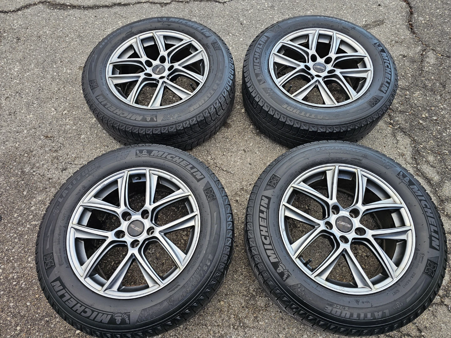TOYOTA/LEXUS WINTER TIRES ON RIMS 225/65 R17