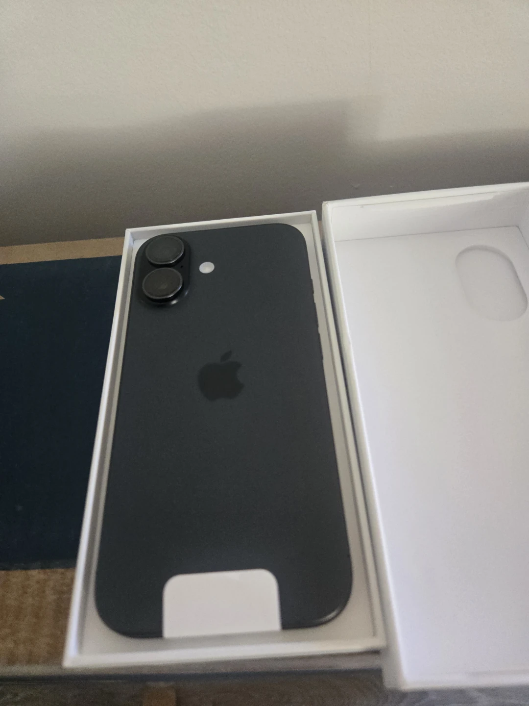 Apple iPhone 17 black new in box - photo 3