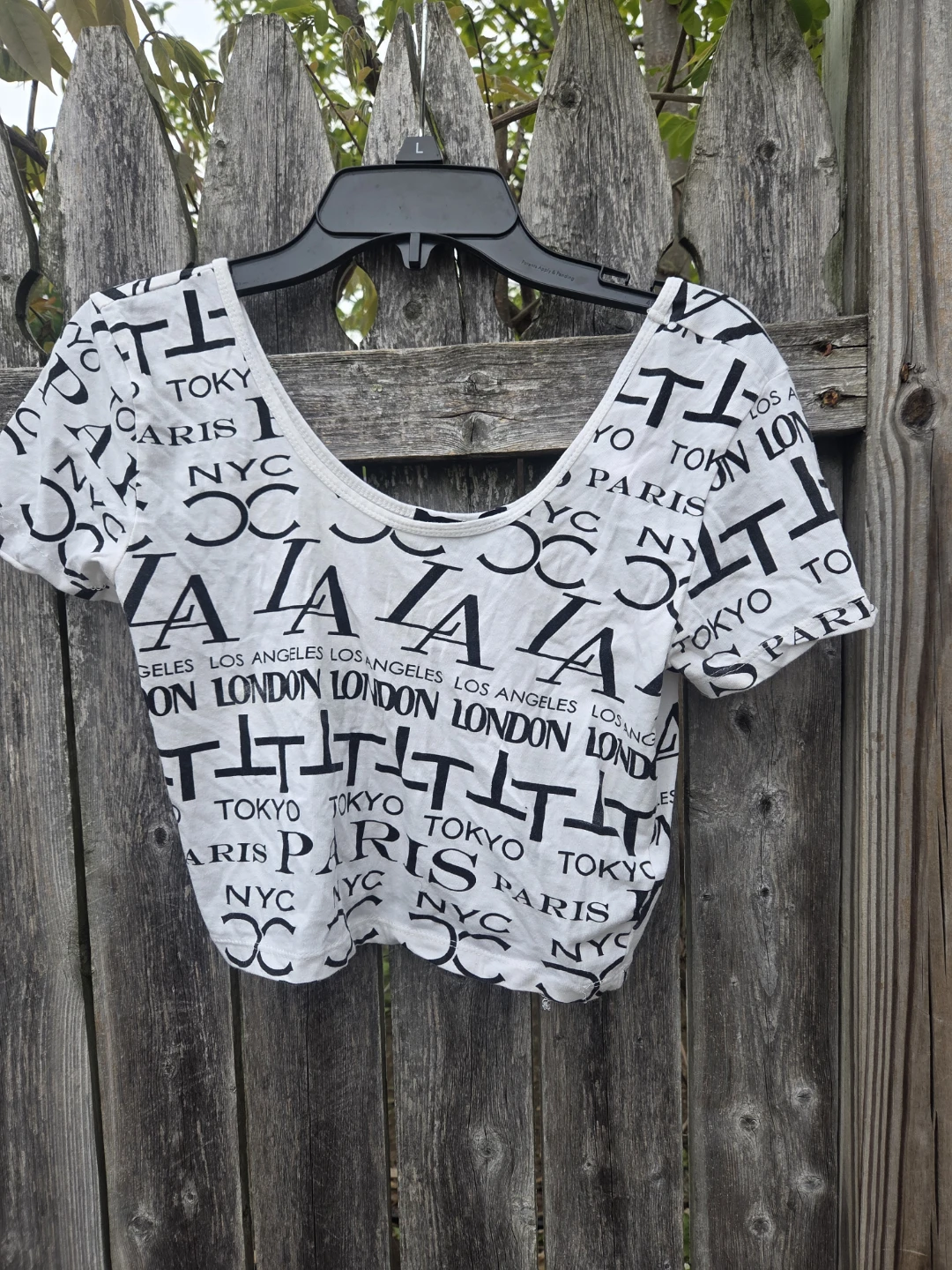 Forever 21 White City Print Crop Top - Size Medium