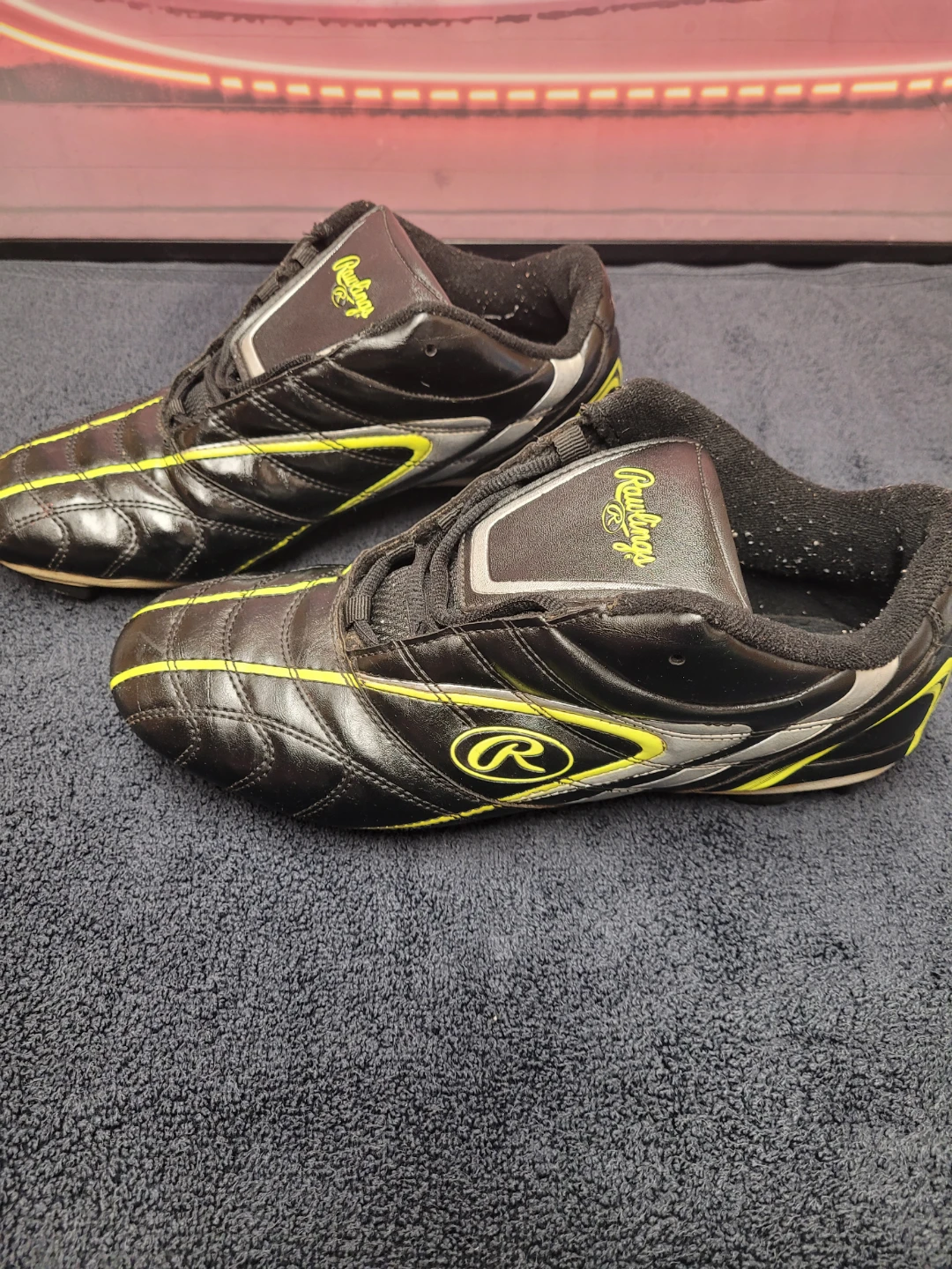 Rawlings Black & Yellow Baseball Cleats Size 9