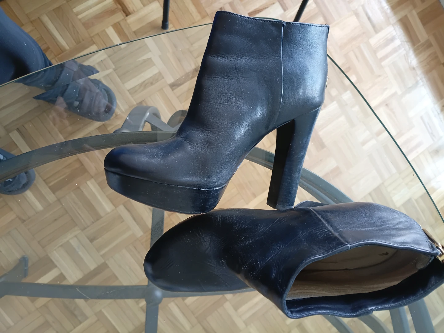 Michael Kors Black Leather Platform Ankle Boots - photo 4