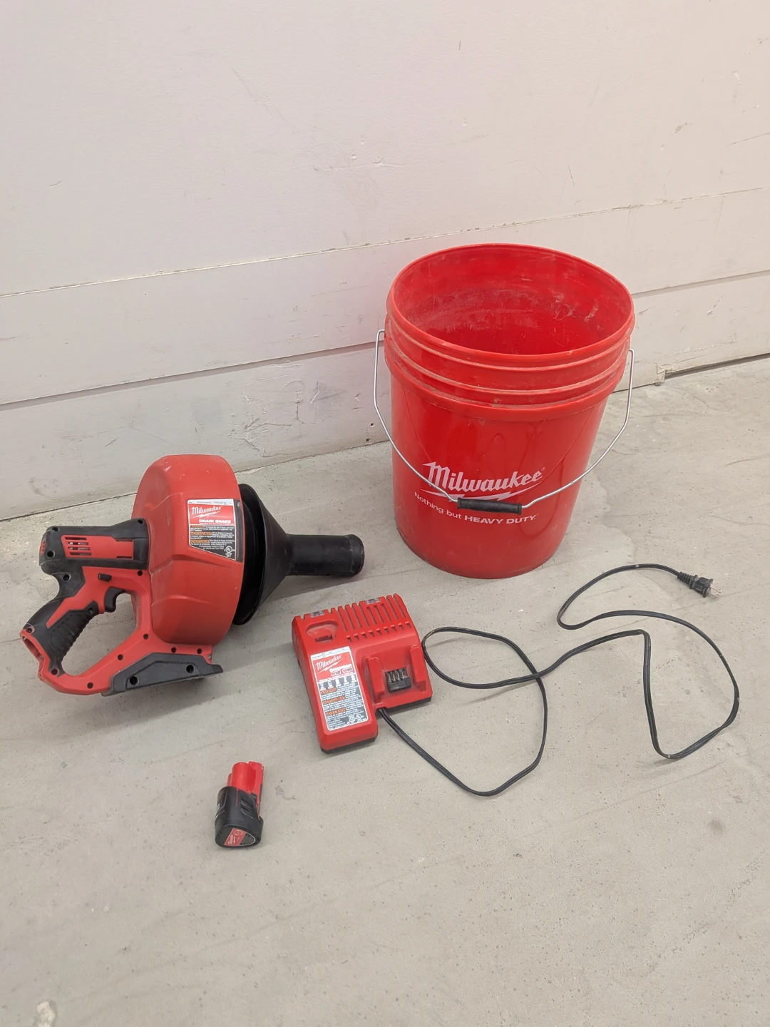 Milwaukee Drain Snake with Charger and Battery