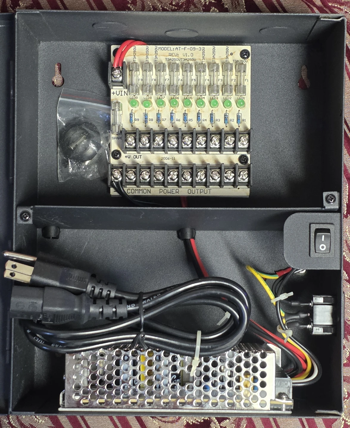 Brand New MACE 9-Channel 12V DC Security Camera Power Supply Box - photo 2
