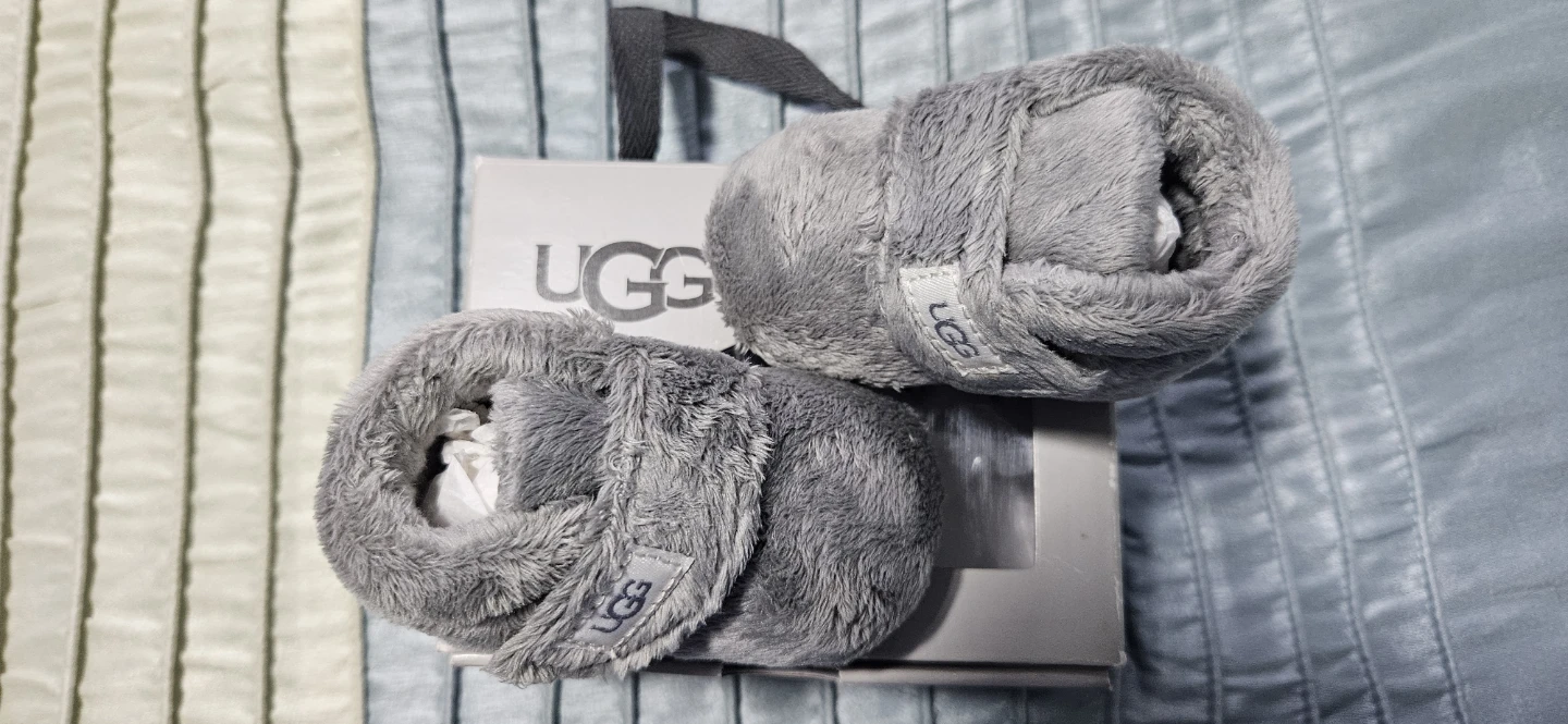 UGG Bixbee Baby Boots. Size L, 6/7months - photo 2