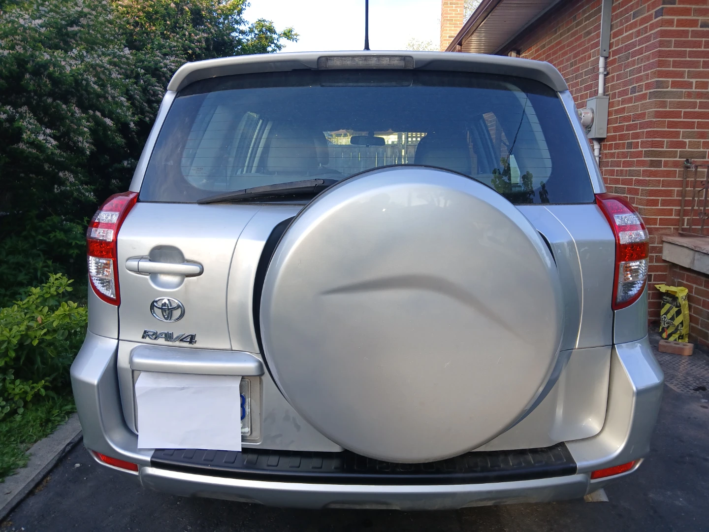 Silver Toyota RAV4 SUV 2011 - photo 4
