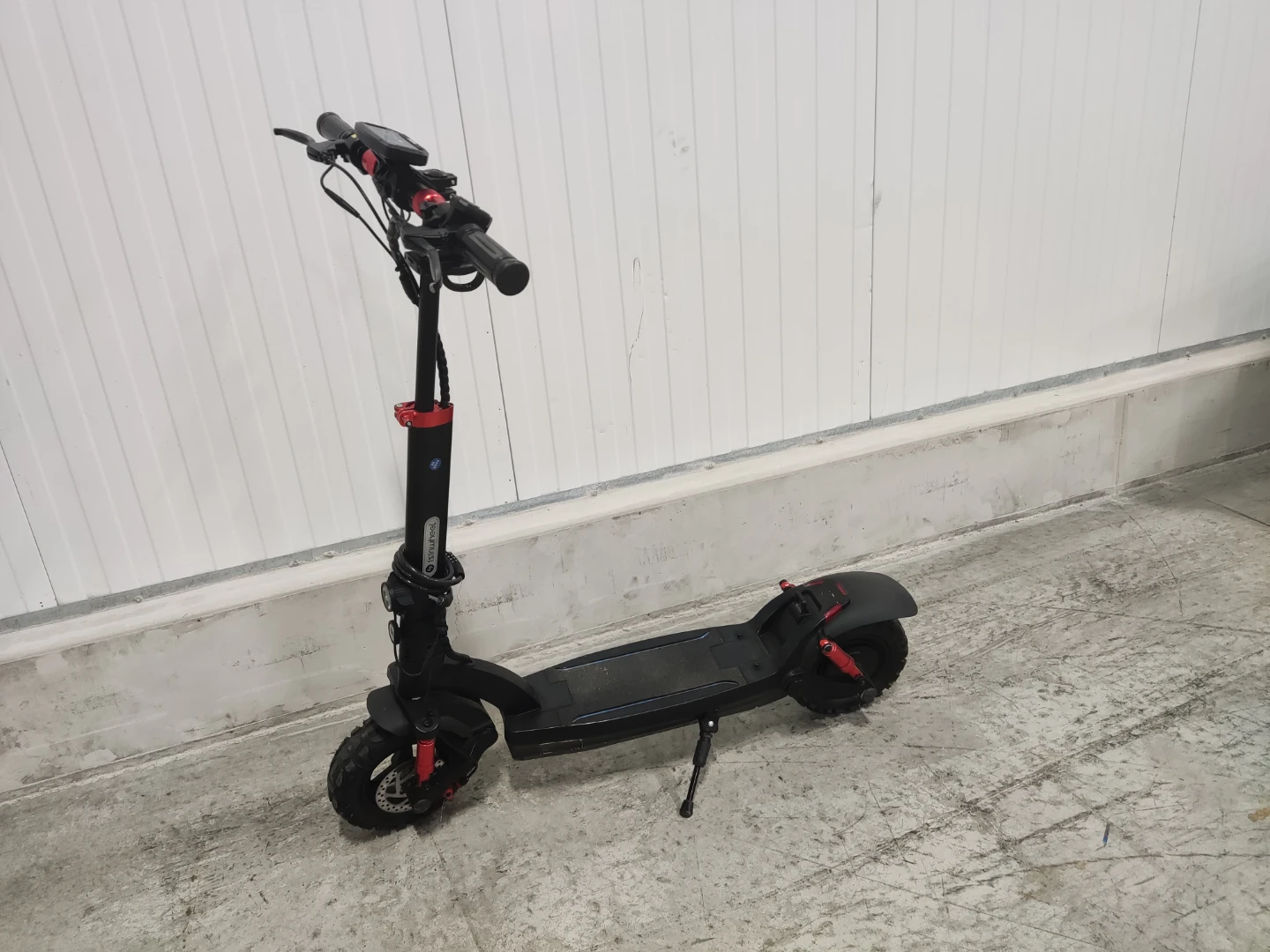 Issinwheel scooter gt2 great condition 99% - photo 3