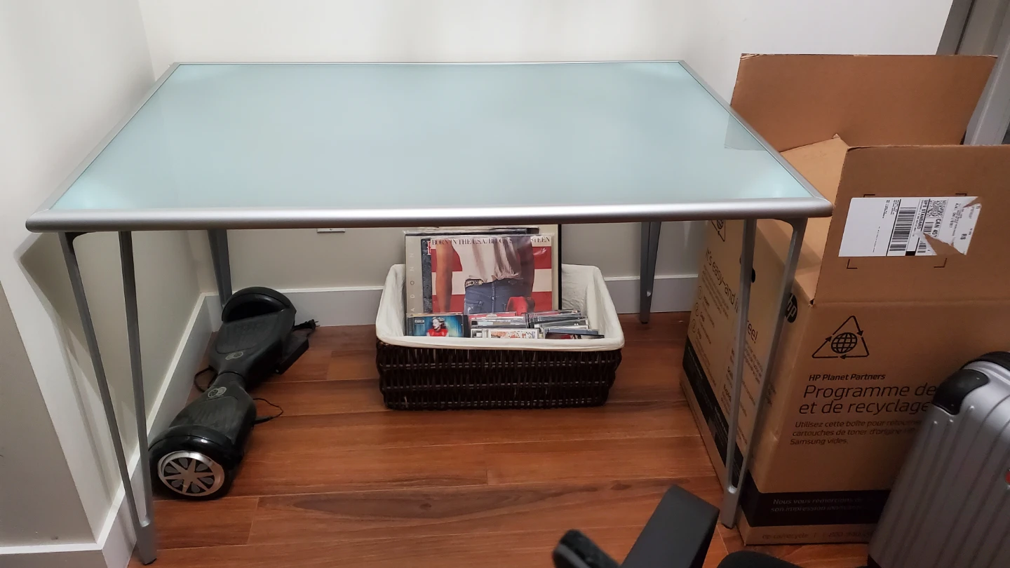 Black Mesh Office Chair & Table - photo 5