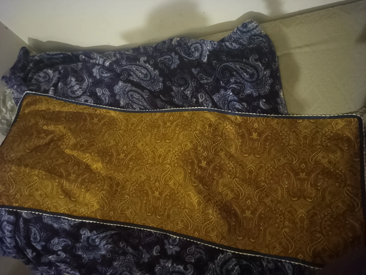 Paisley Pattern Table Runner - photo 2