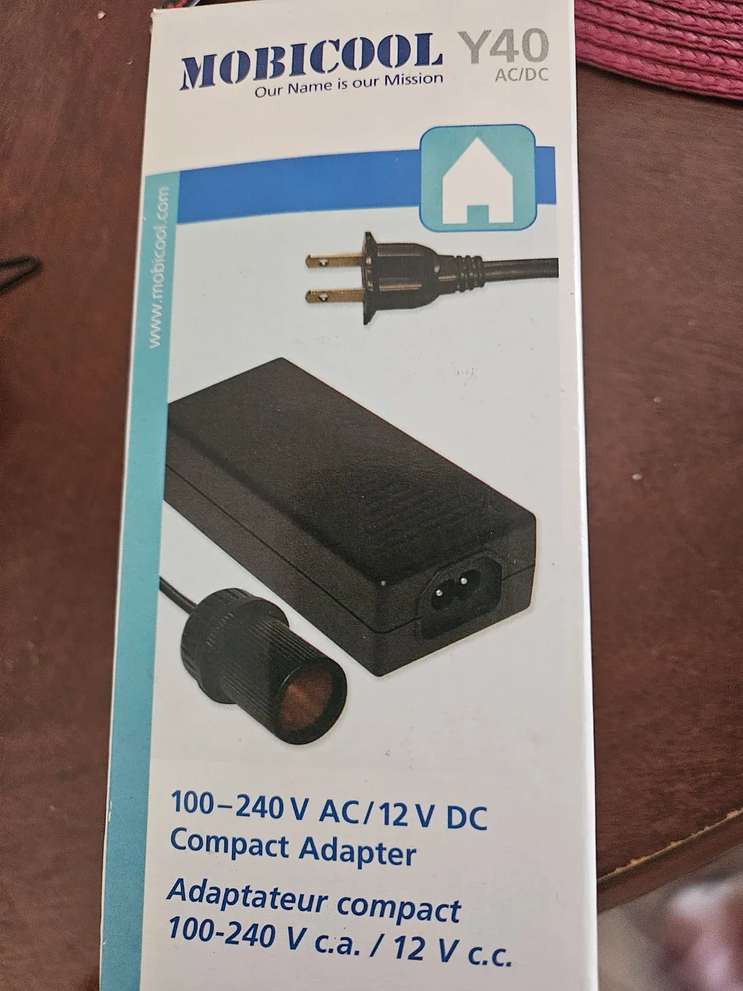 Mobicool Y40 AC/DC Compact Adapter