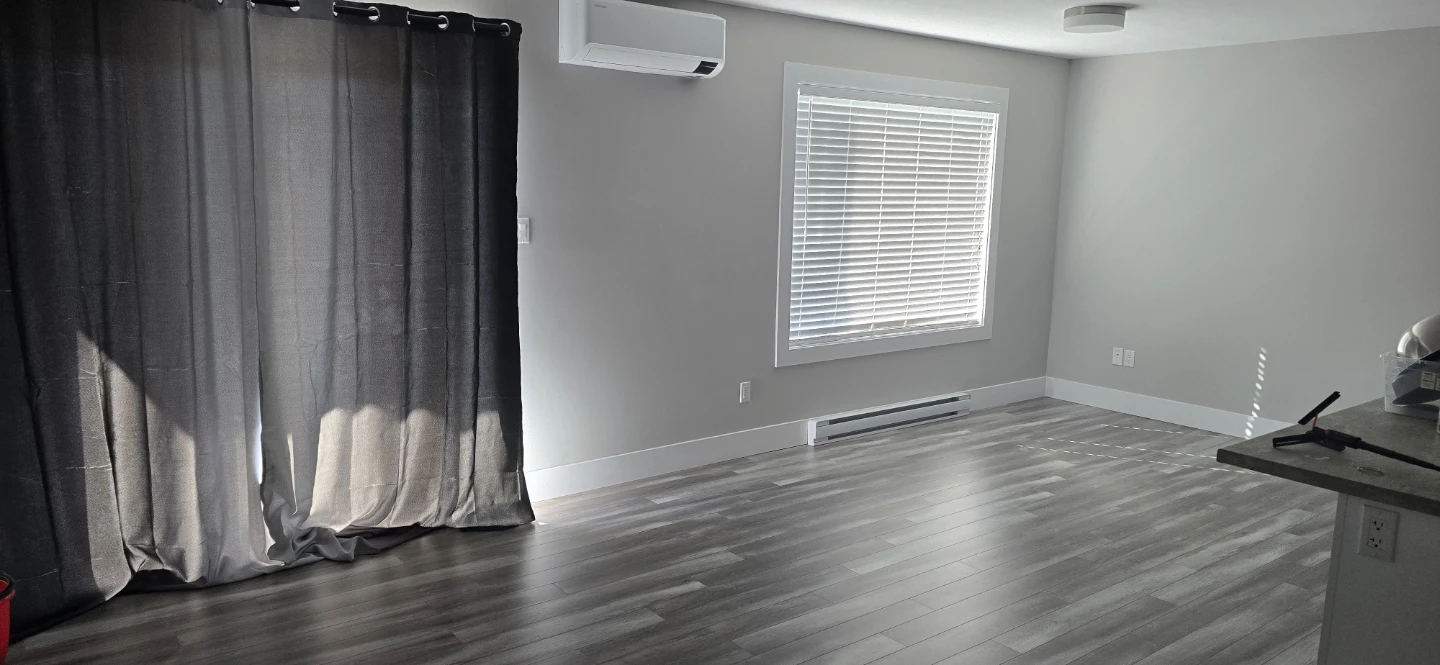Private room in a 2 bedroom 1 bathroom apartment for rent - photo 3