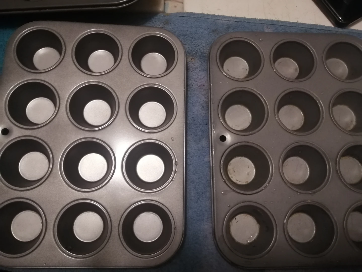 Muffin Tin Set (2 x 12-cup)