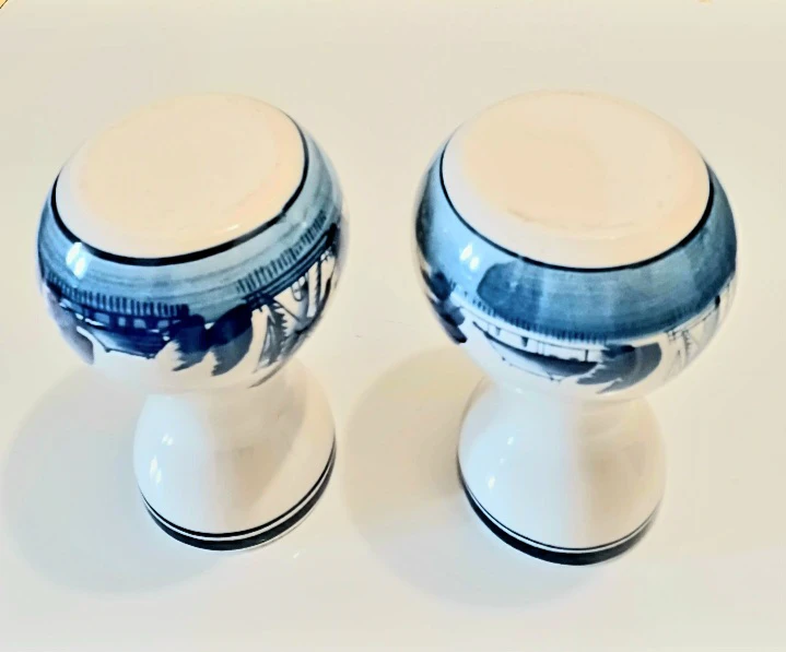 Vtg Pair of Hand Painted Delft Vases - photo 3