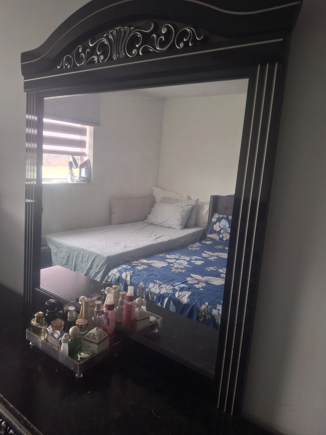 Black Dresser with Mirror - photo 3
