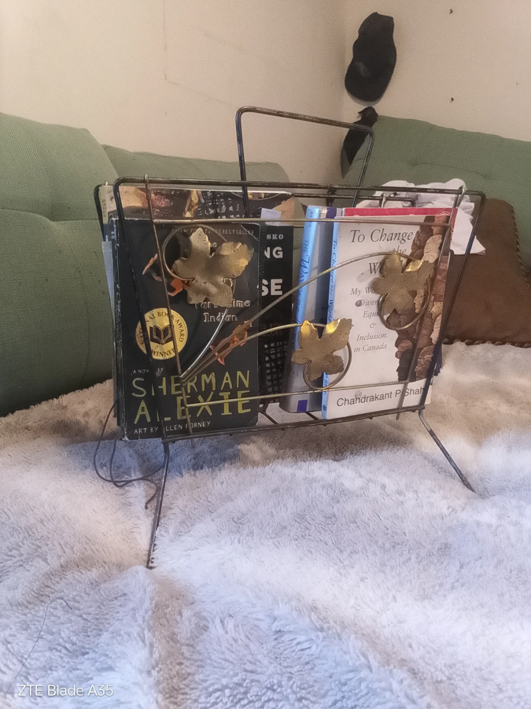 Vintage Metal Magazine Rack with Leaf Design - photo 5