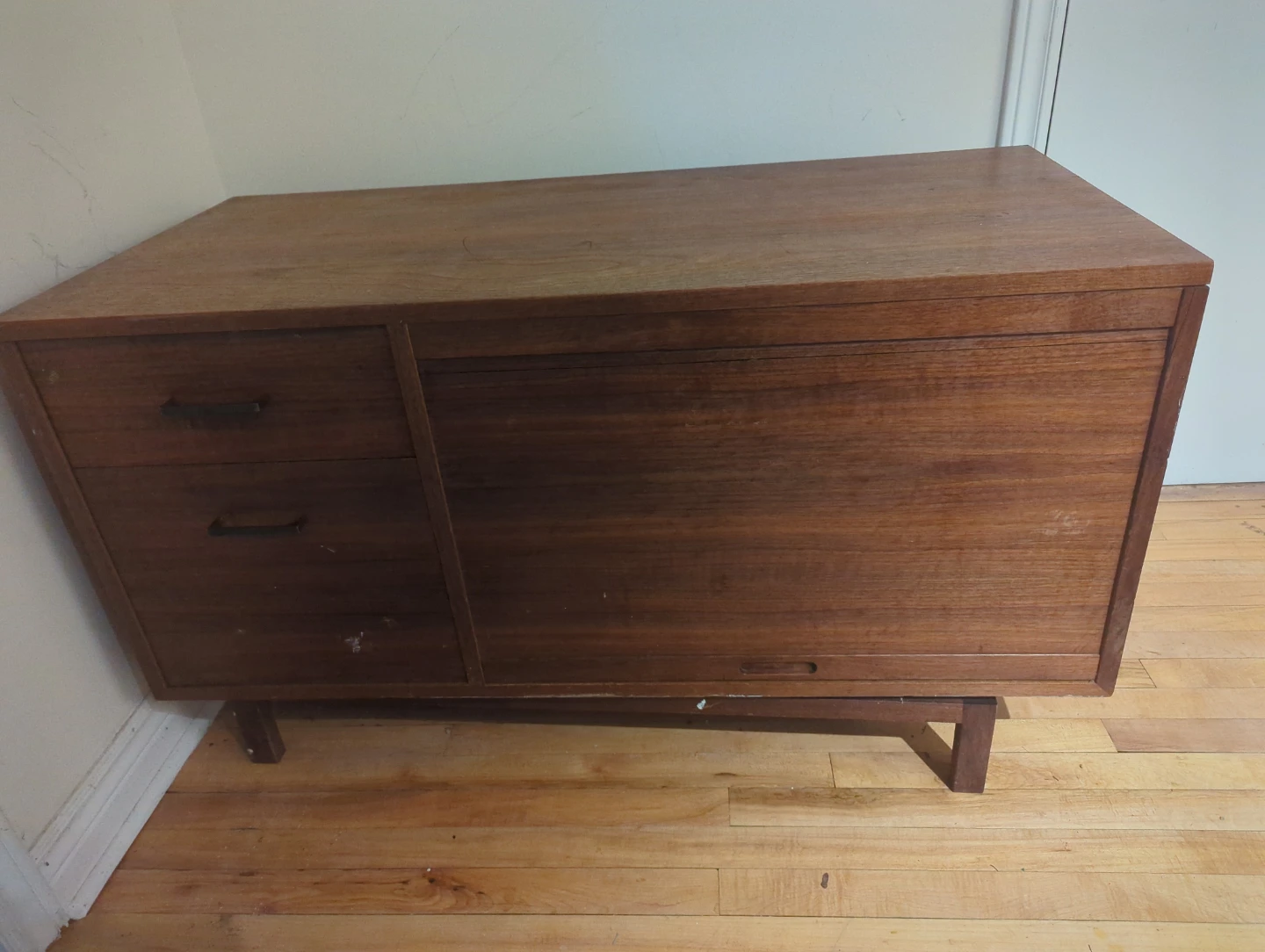 Vintage Wooden Sideboard / Cabinet