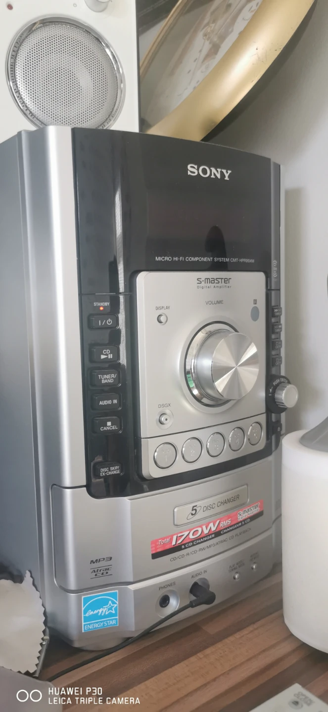 Sony Micro Hi-Fi Component System CMT-HPR900M