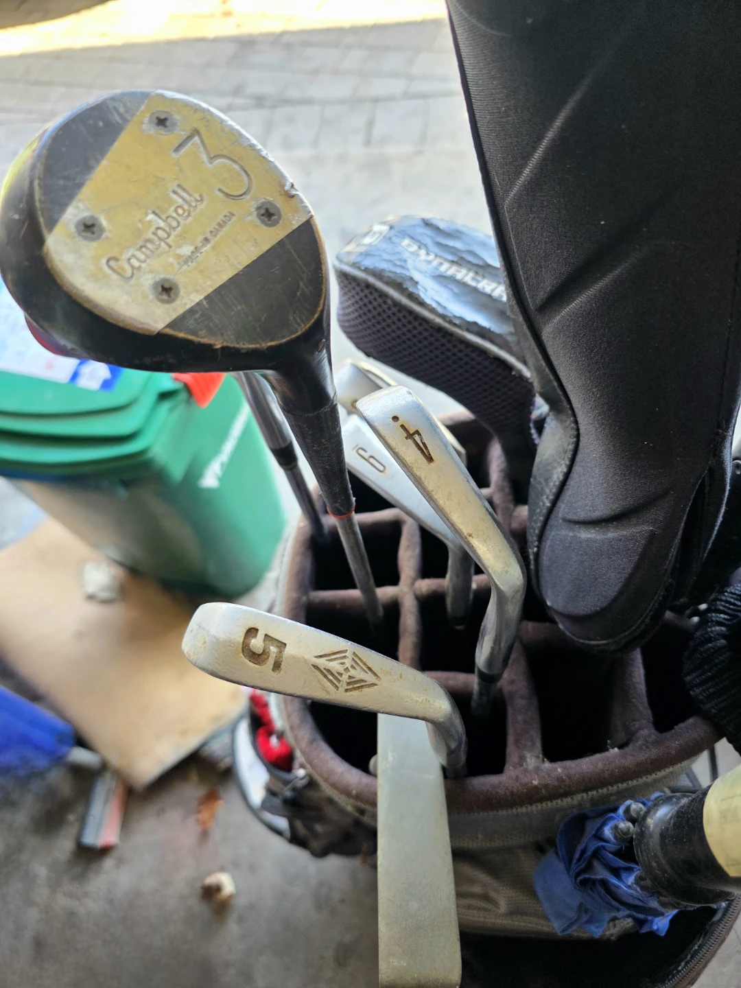 Golf Clubs Set w/ Bag, Balls, Tees, Ball Marker, Umbrellas - photo 3
