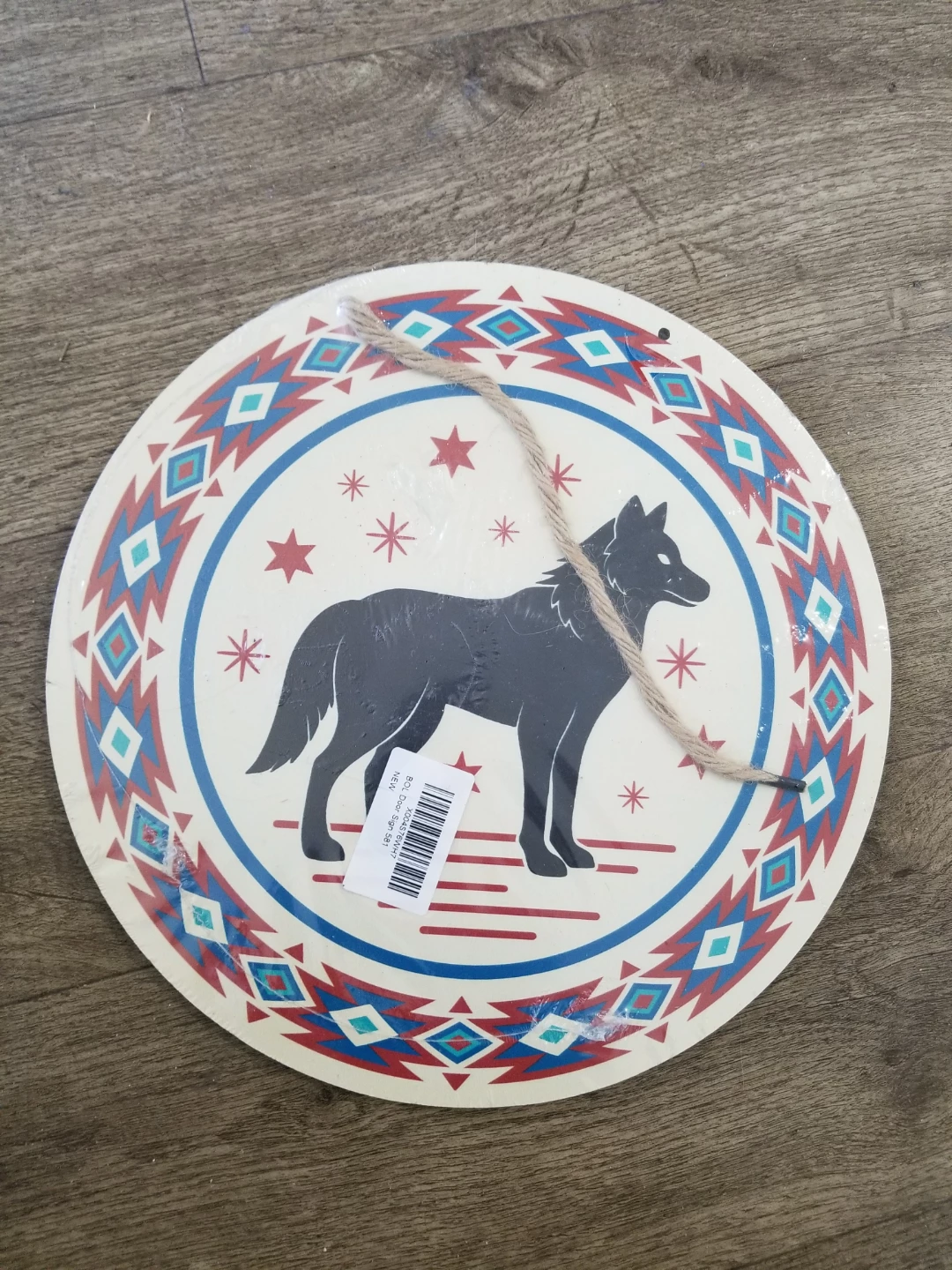 Round lWall Art Decor Wolf Native Design