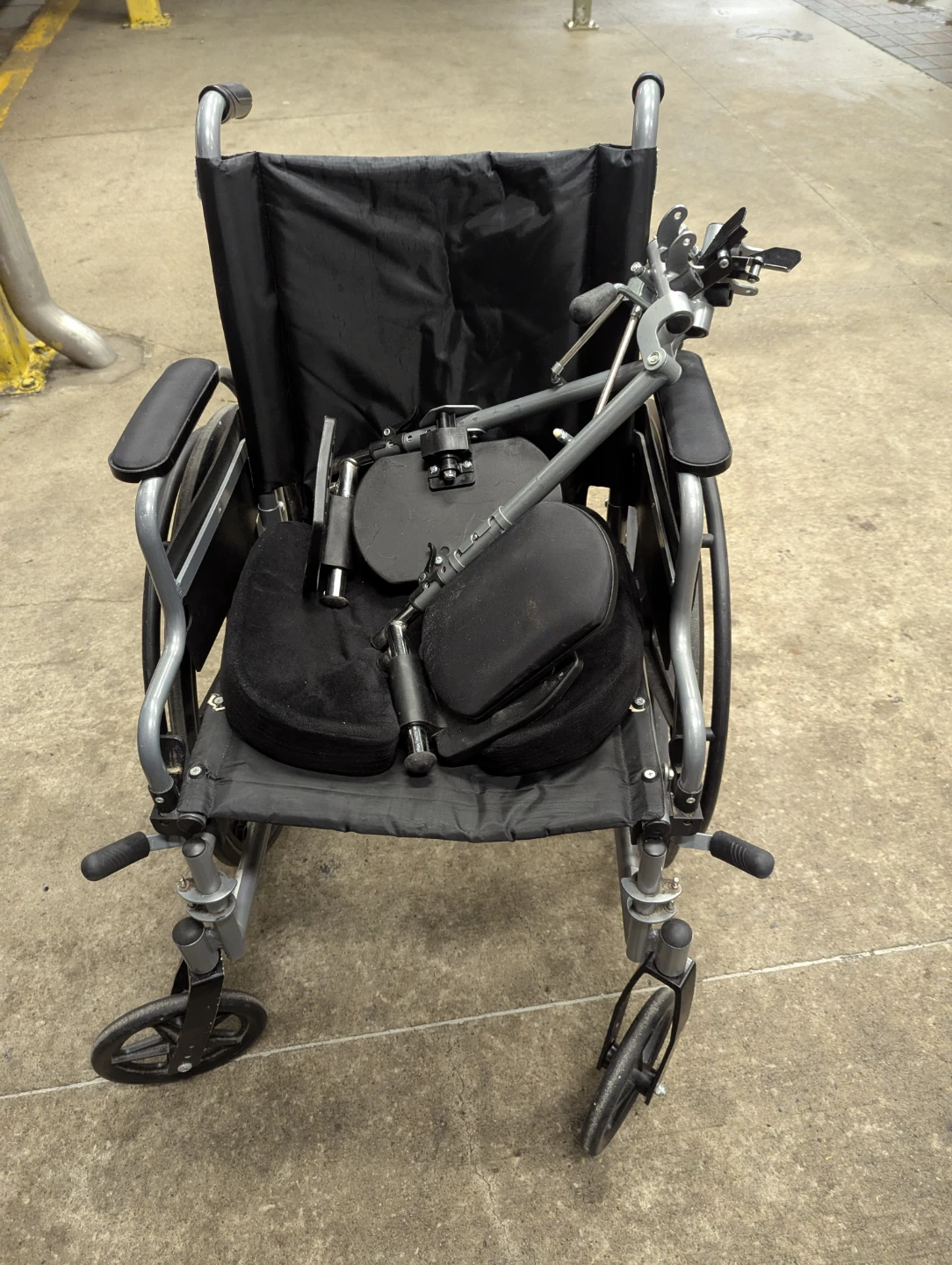 Medline Wheelchair with Cushion - photo 3