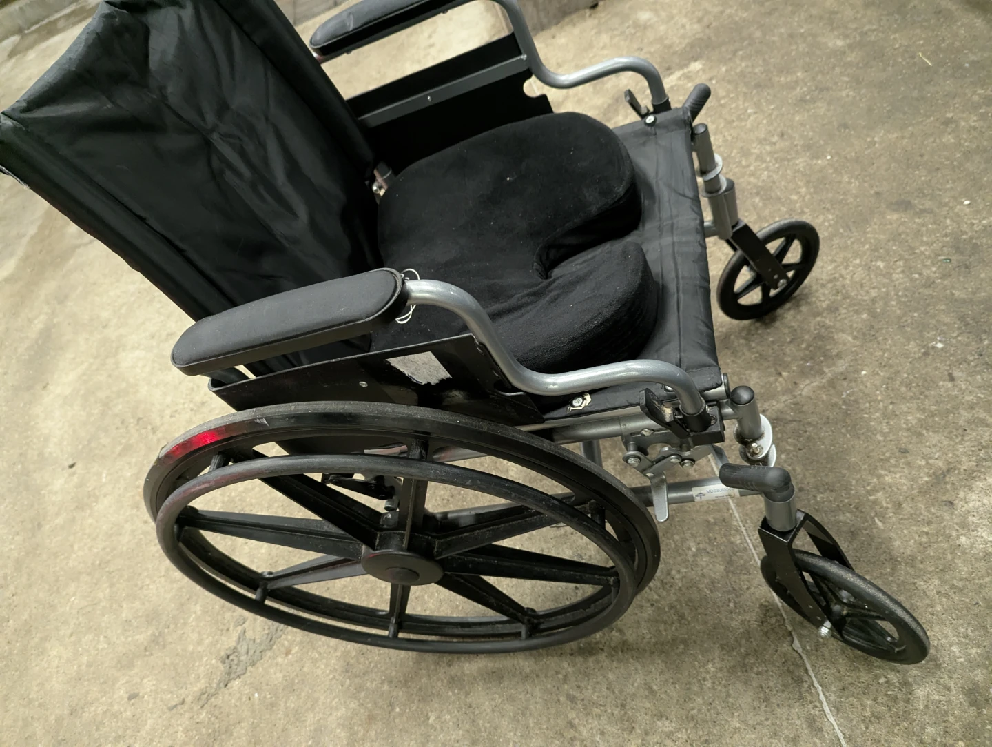 Medline Wheelchair with Cushion - photo 4