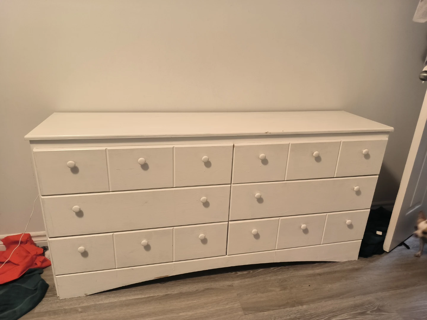 White 6-Drawer Dresser