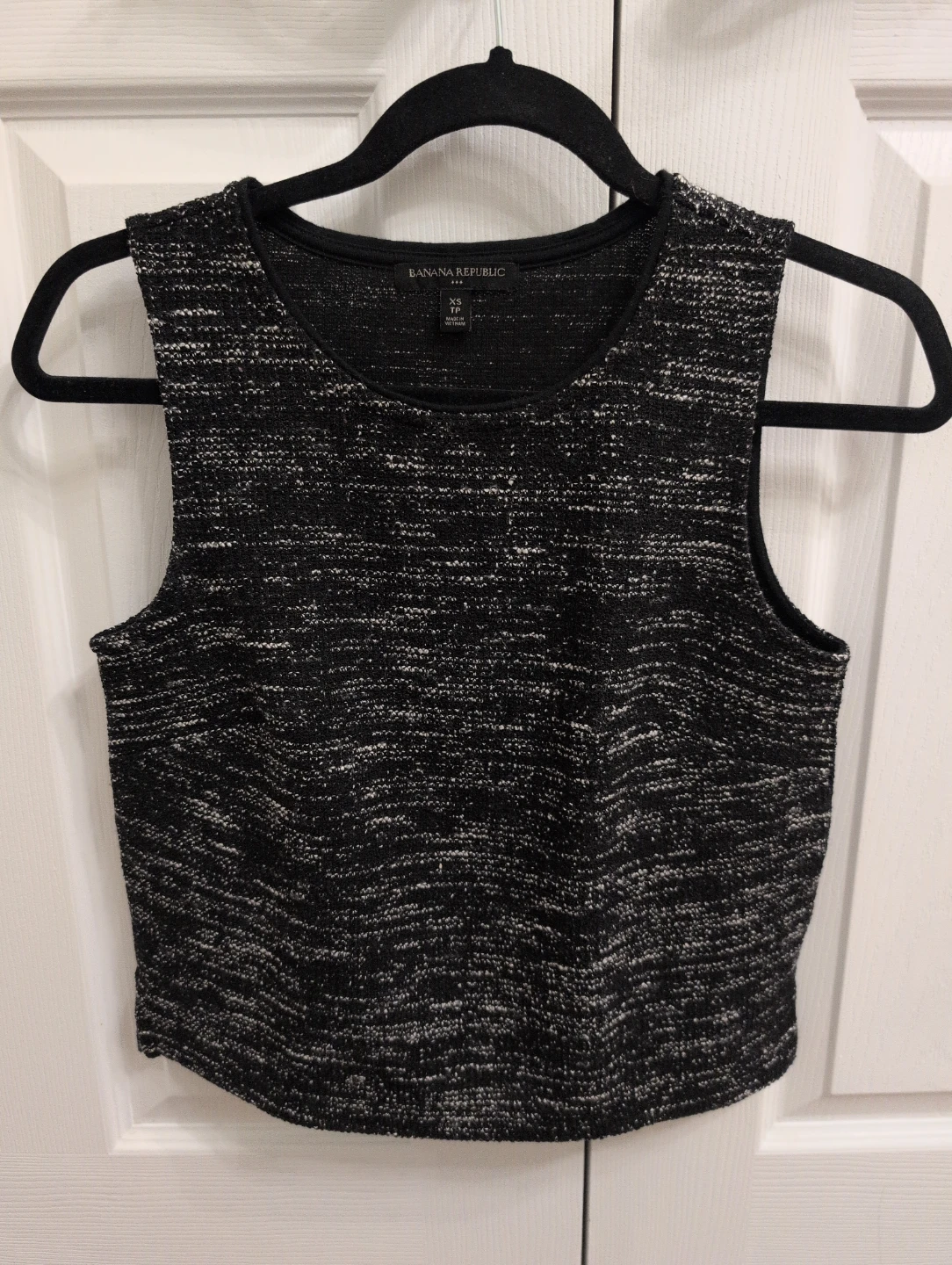 Banana Republic Black & White Textured Sleeveless Top - XS