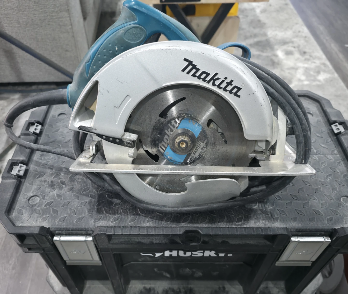Makita 5007NF Circular Saw with Case