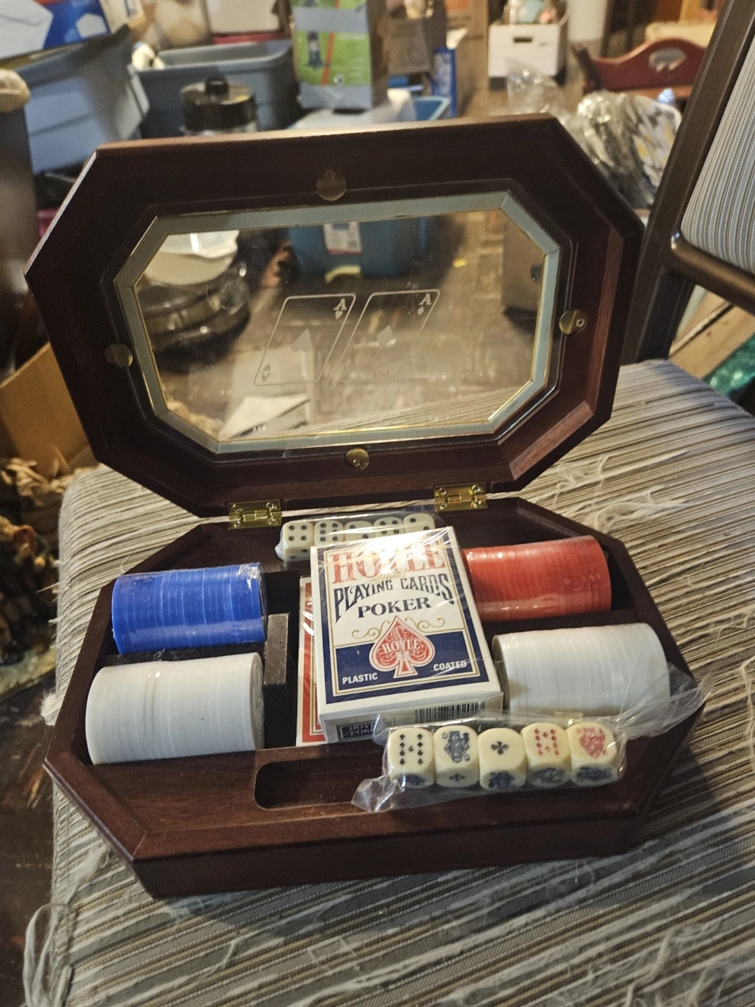 Hoyle Poker Set with Playing Cards and Chips - photo 3