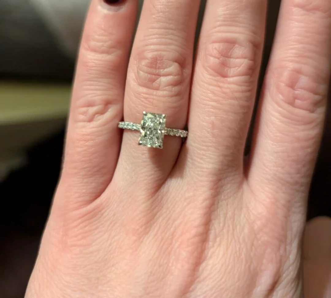 Insanely sparkly 1.5 carat radiant cut lab diamond - photo 4