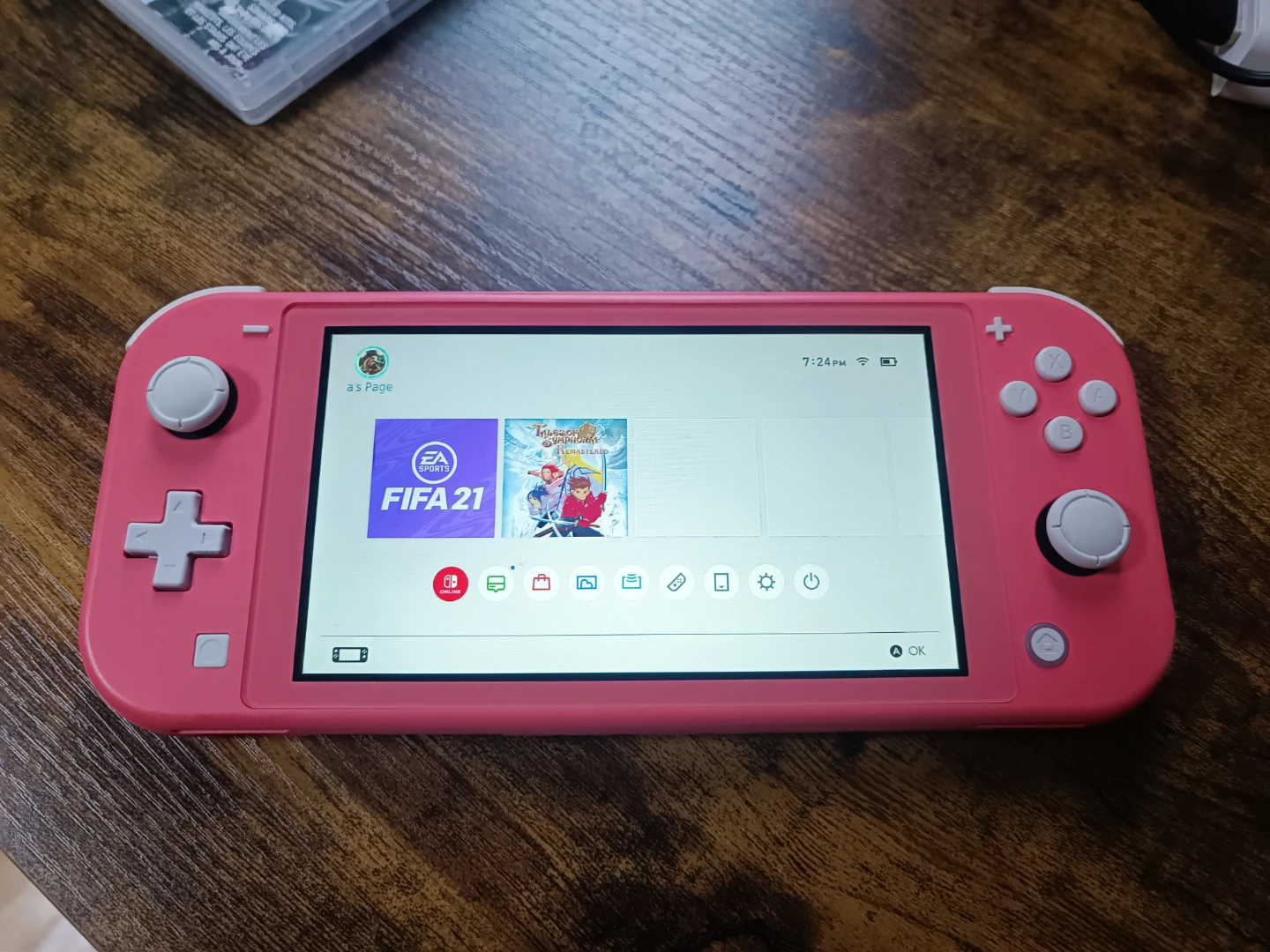 Nintendo Switch Lite Coral with FIFA 21 and Legend of Symphony - photo 3