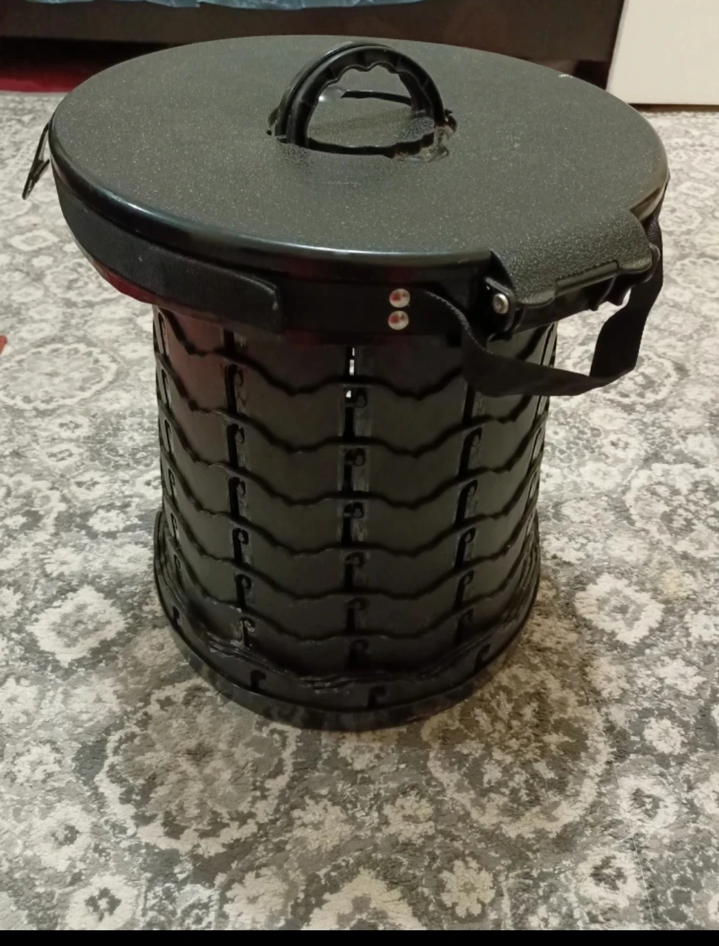 Portable Retractable Stool