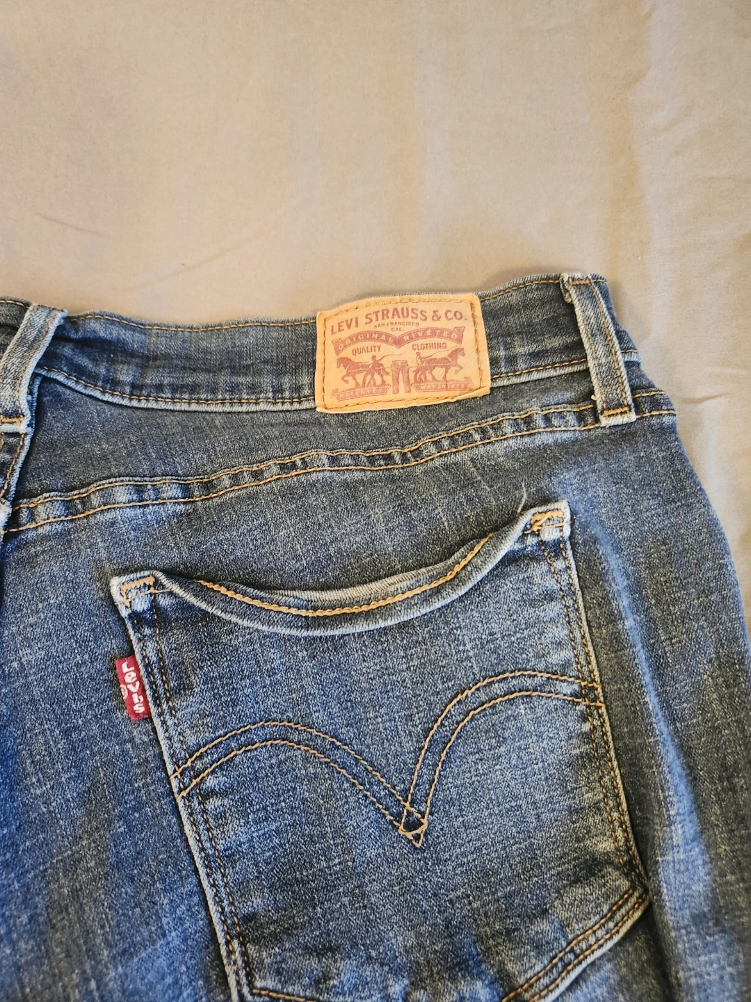 Levi's Women's Classic Bootcut Jeans Size 12 - photo 3