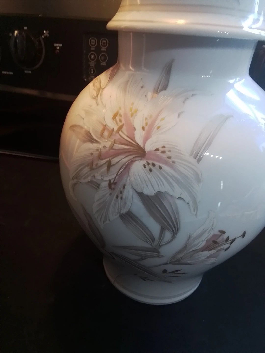 Stunning 15" Vintage AK Kaiser "Aurelia" Lidded Vase - photo 5