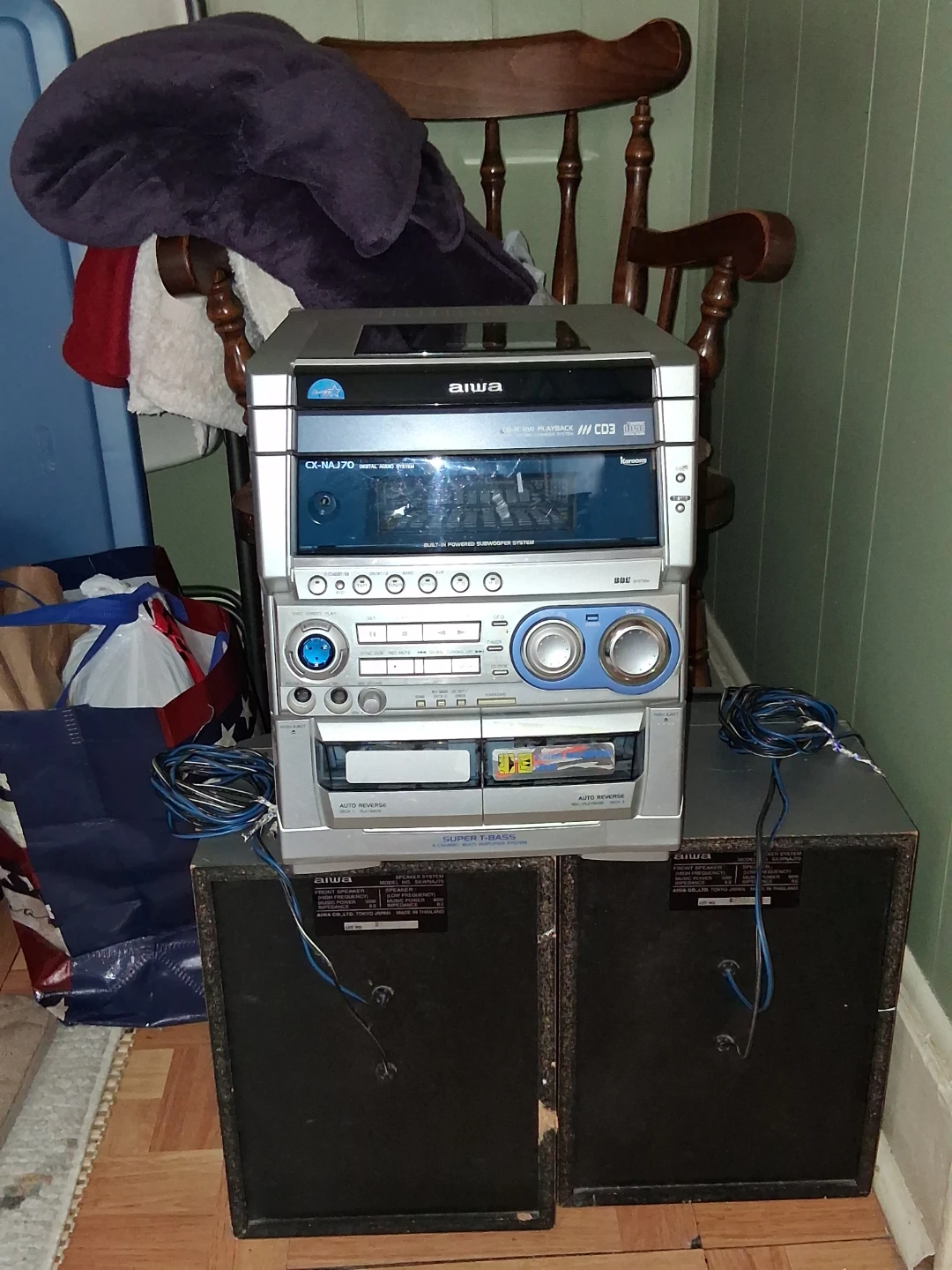 Aiwa CX-NAJ70 Stereo System with CD Player and Speakers
