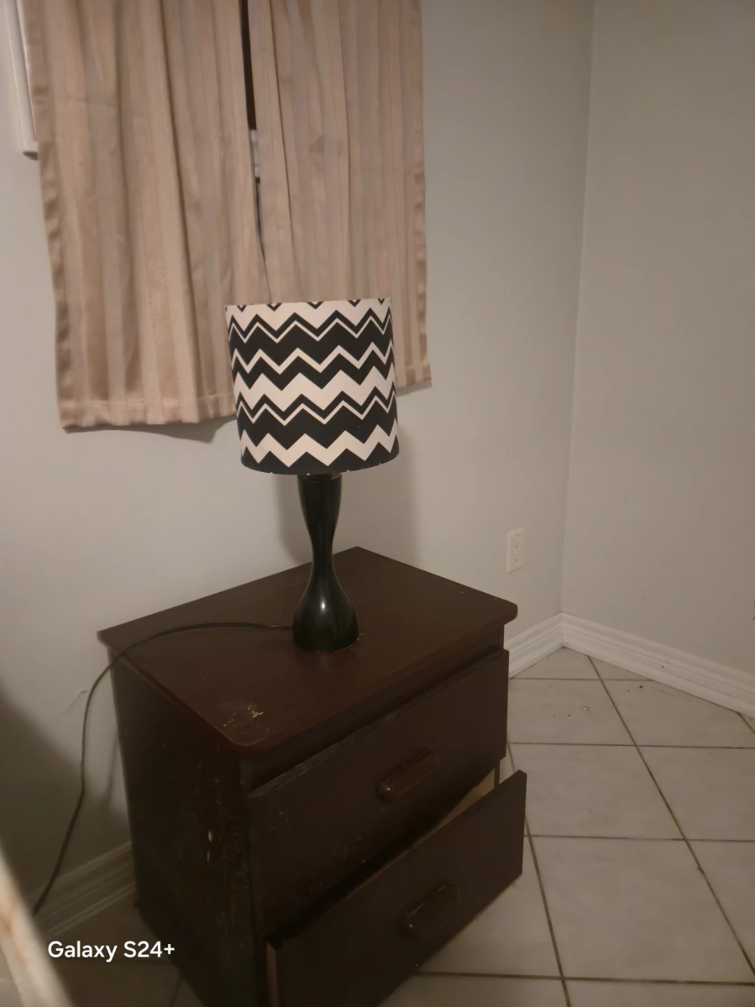 Chevron Pattern Table Lamp - photo 2