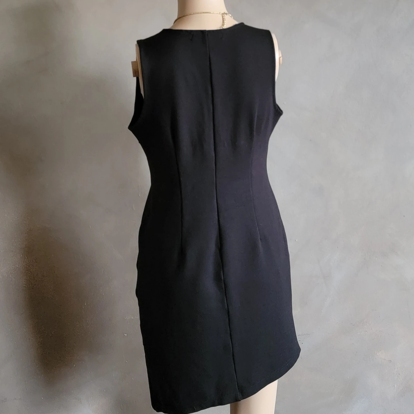 Black Sleeveless V-Neck Sheath Dress - photo 5