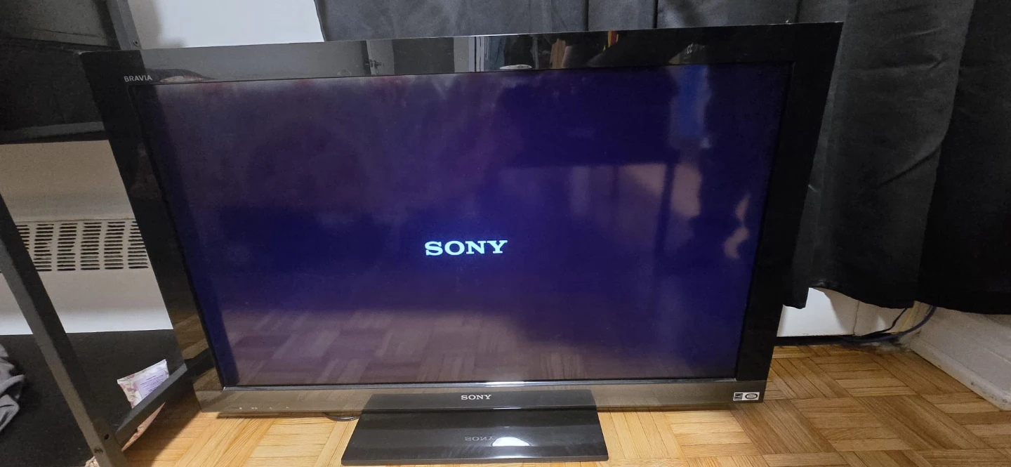 Sony BRAVIA LCD Television - photo 2