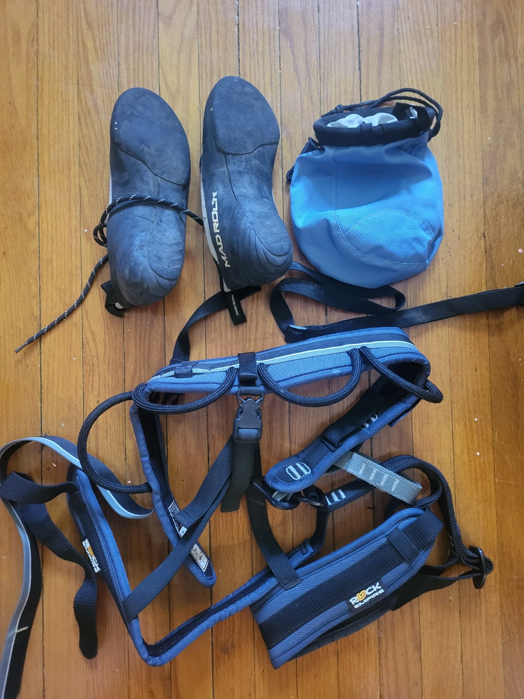 Climbing Gear Set: Shoes, Harness, and Chalk Bag - photo 2