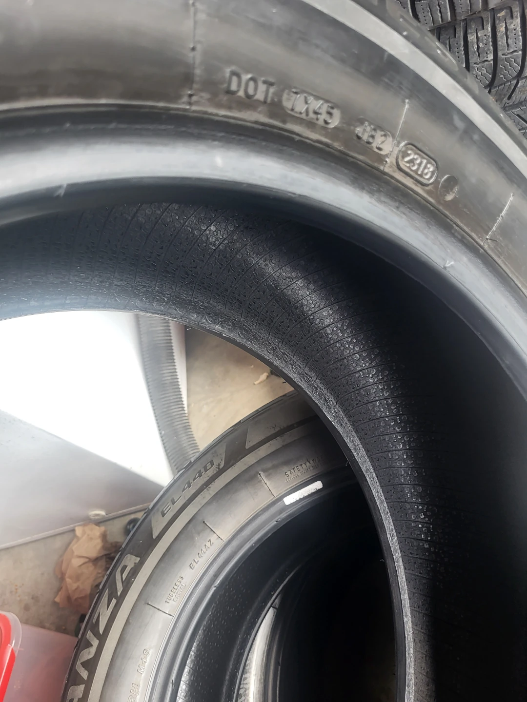 4x Bridgestone DriveGuard Tires 235/60R18 - photo 2