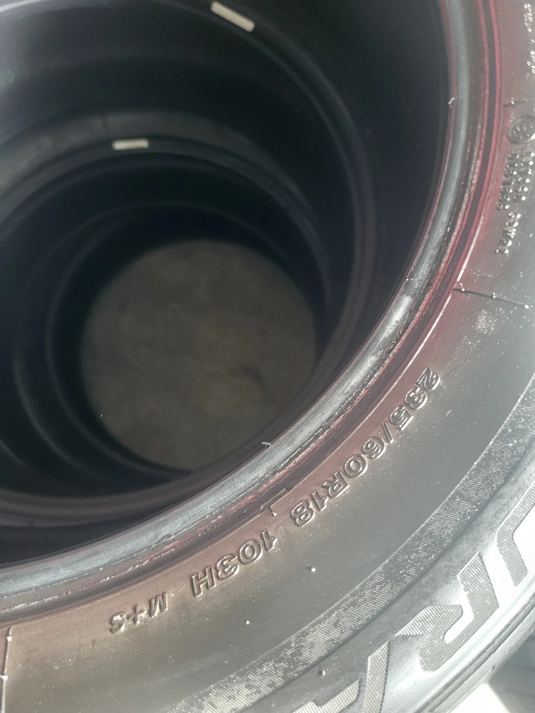 4x Bridgestone DriveGuard Tires 235/60R18 - photo 5