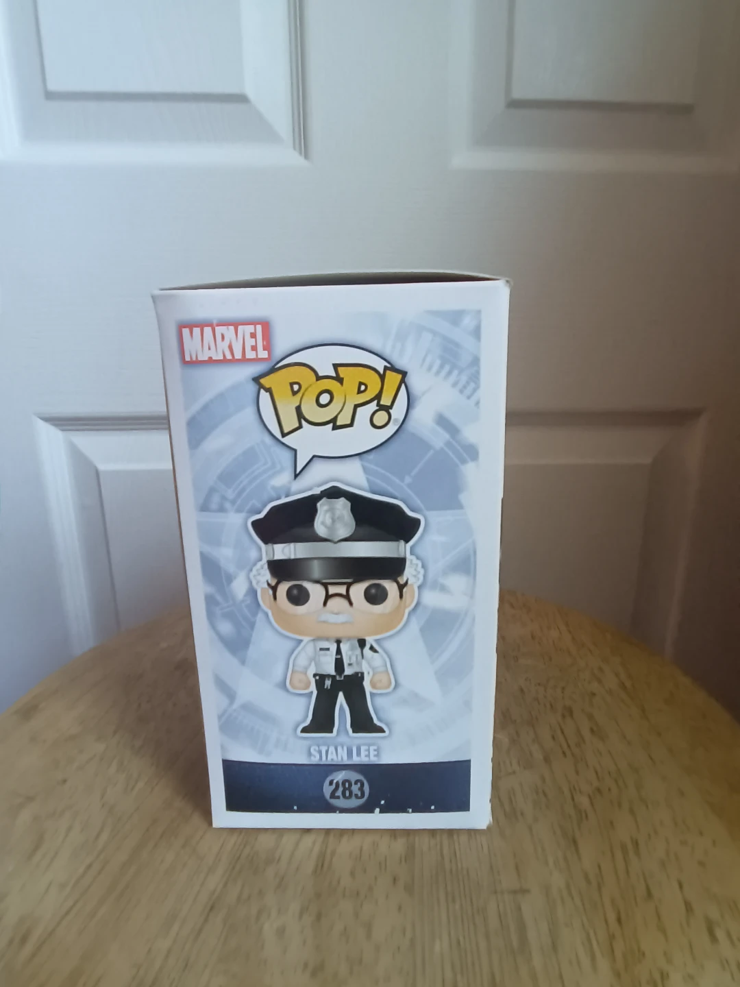 Funko Pop! Stan Lee Captain America 283 Vinyl Bobblehead - photo 4