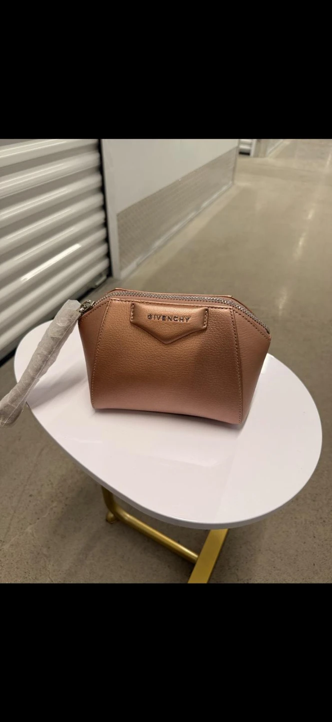 Givenchy Rose Gold Leather Pouch - photo 2