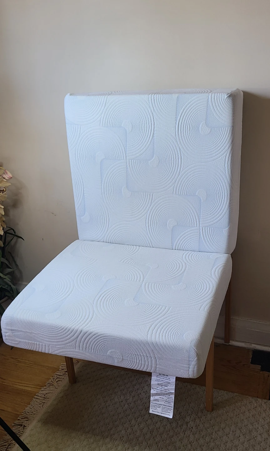 Like New! Zinus Tri-Fold Twin Mattress 5" Thick - photo 4