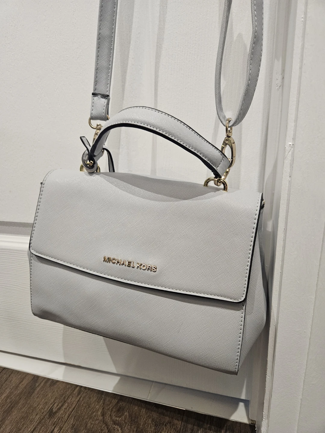 Michael Kors Light Grey Leather Shoulder Bag - photo 2
