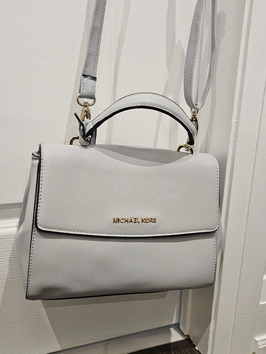 Michael Kors Light Grey Leather Shoulder Bag - photo 4