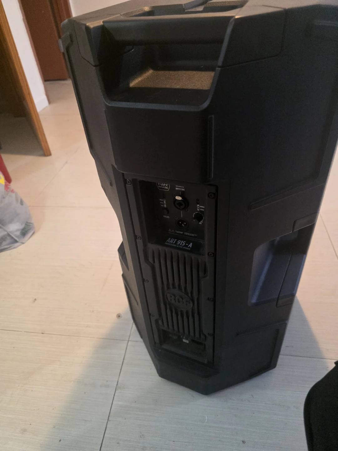 RCF ART 915-A Active PA Speaker pair - photo 2