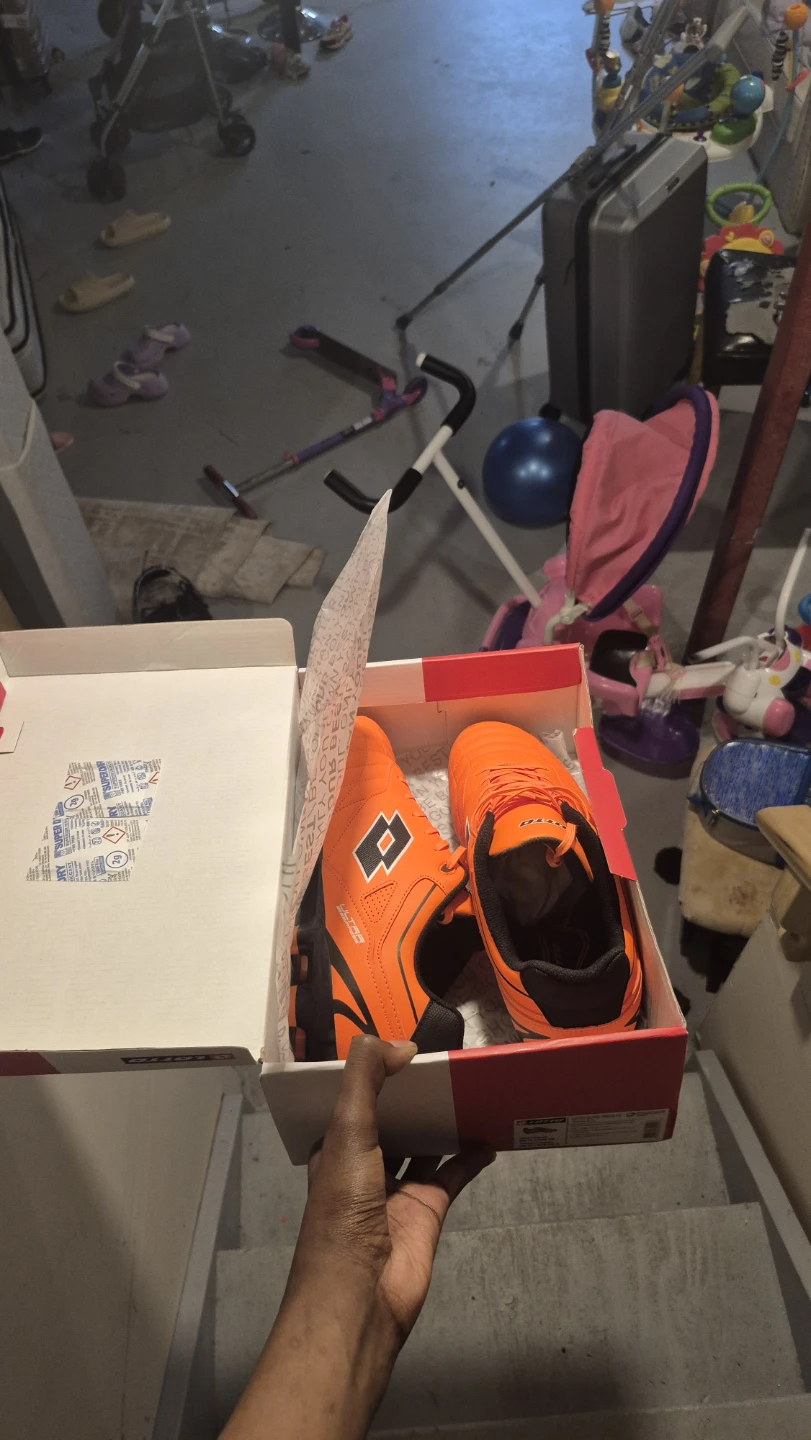 Lotto Soccer Cleats