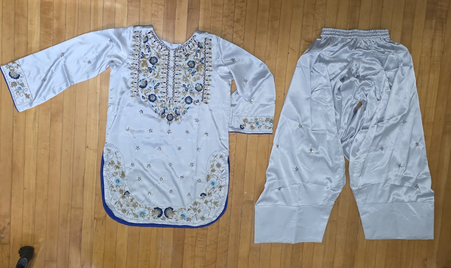 Embroidered Farsi suit - photo 3